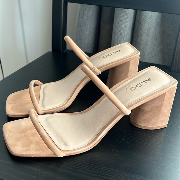 Aldo slip on beige sandals - Picture 1 of 5